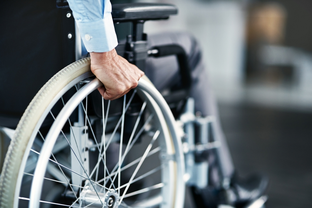Fauteuil roulant remboursé : vers une prise en charge intégrale dès le 1er décembre 2025